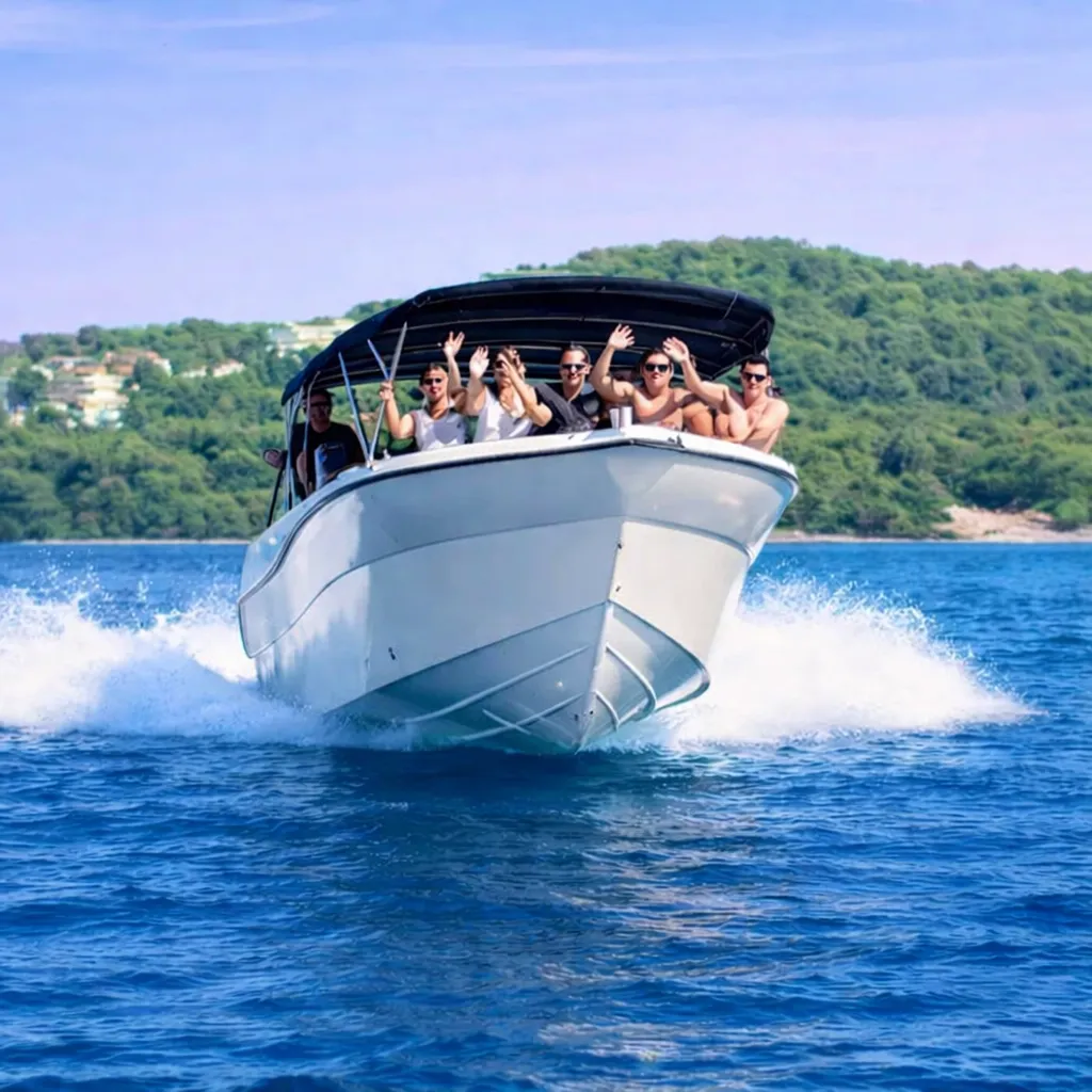 Fun on the boat Enzo